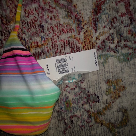 Bikini - Picture 2 of 3